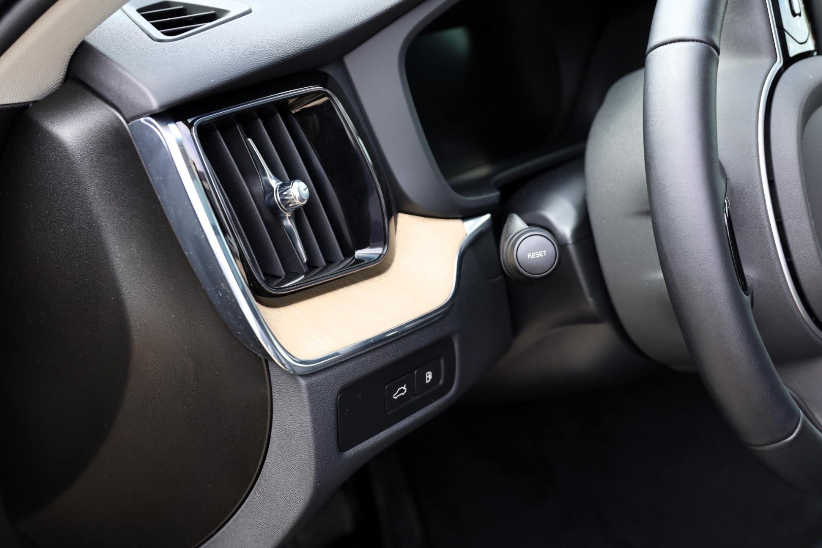 XC60 T6 Hibrido Plug-in Plus Dark