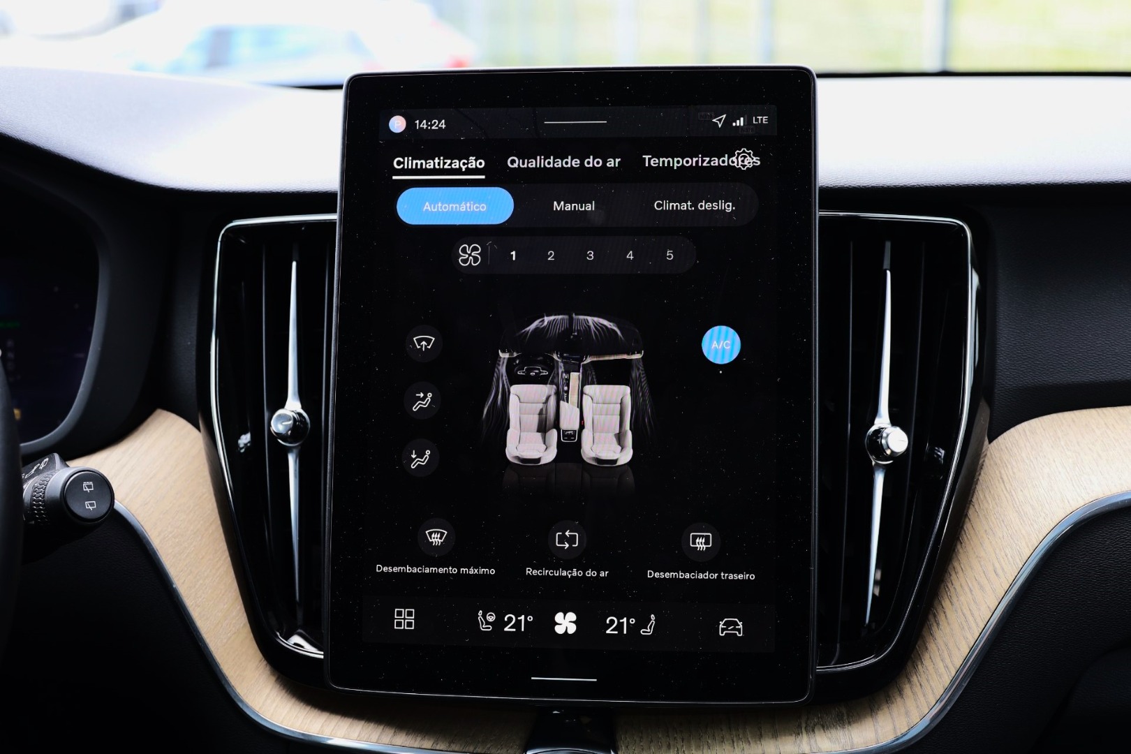 XC60 T6 Hibrido Plug-in Plus Dark