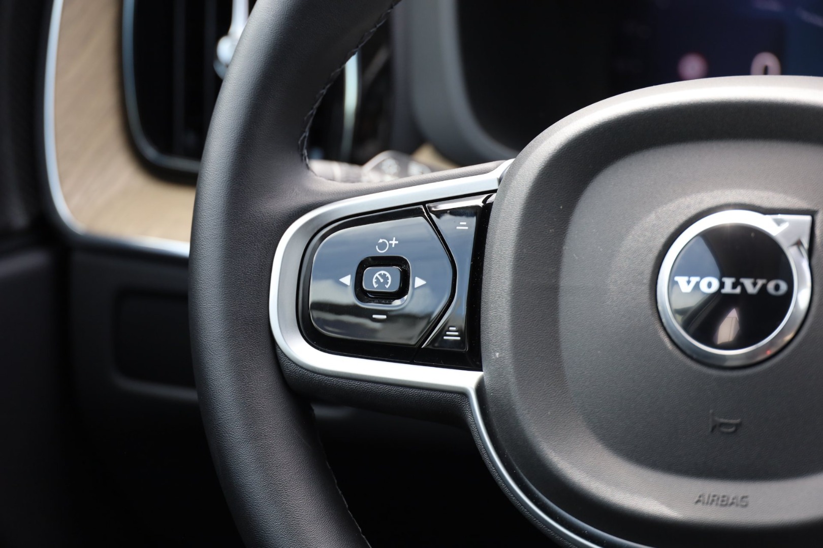 XC60 T6 Hibrido Plug-in Plus Dark
