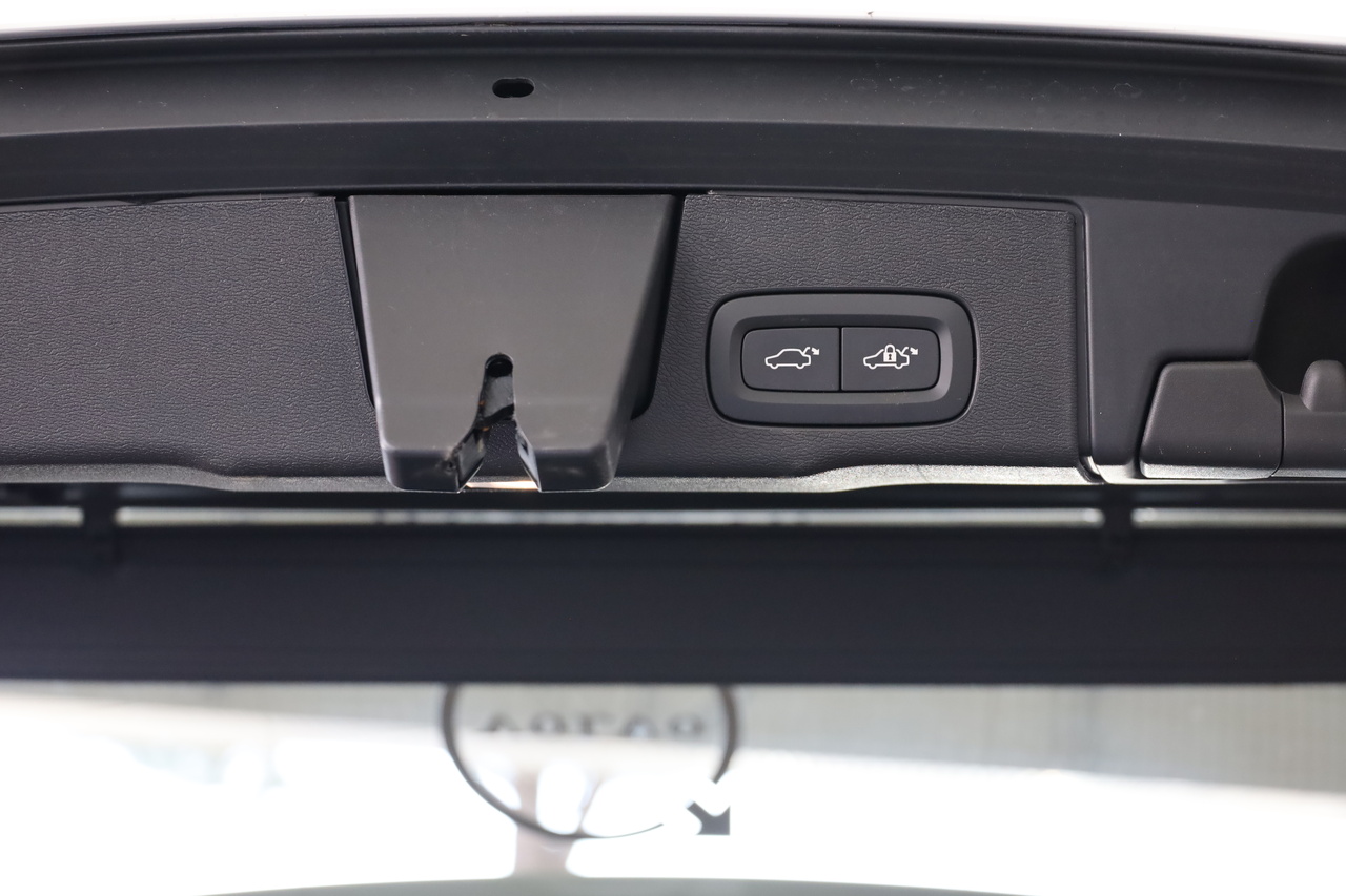 XC60 T6 Hibrido Plug-in Ultimate Dark 