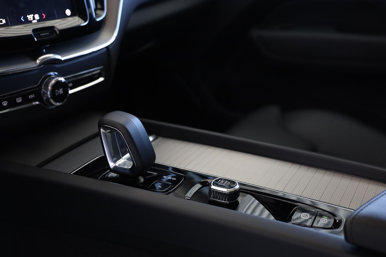 XC60 T6 Hibrido Plug-in Ultimate Dark