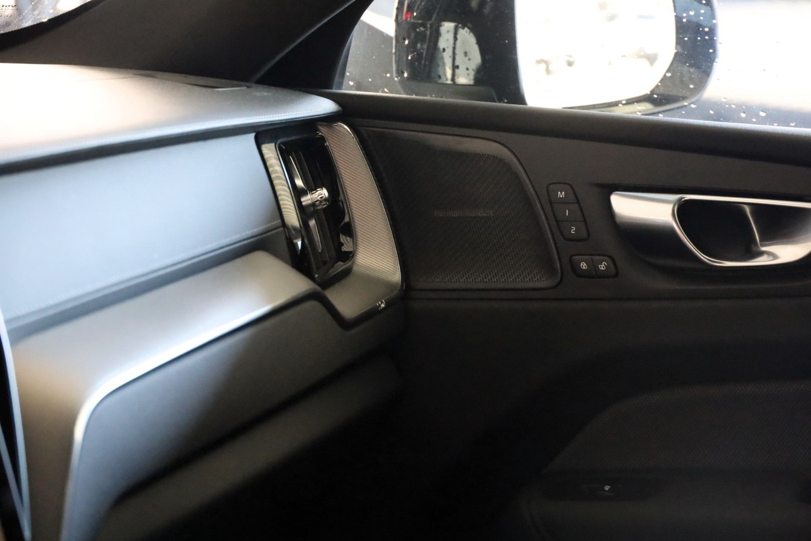 XC60 T6 Hibrido Plug-in Ultra Black Edition