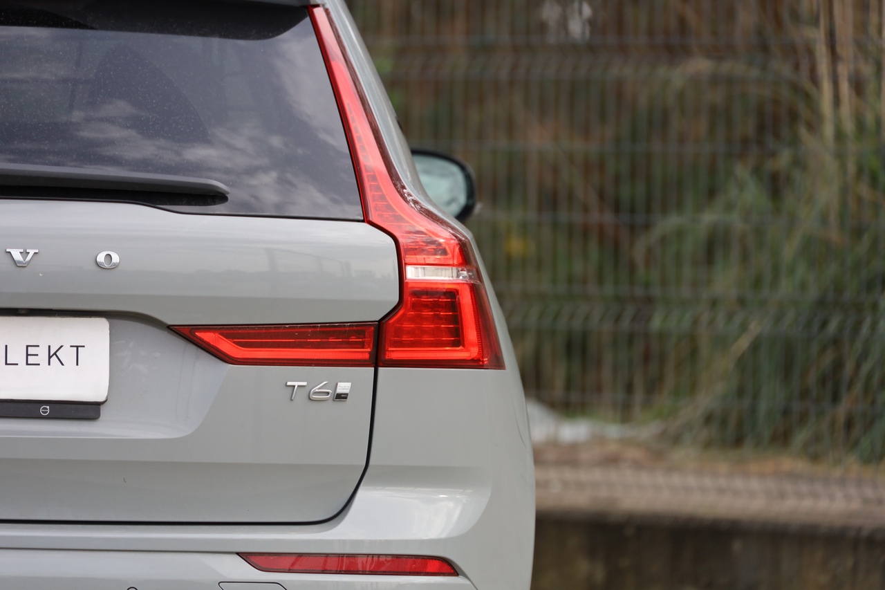 XC60 T6 Hibrido Plug-in Ultra Dark