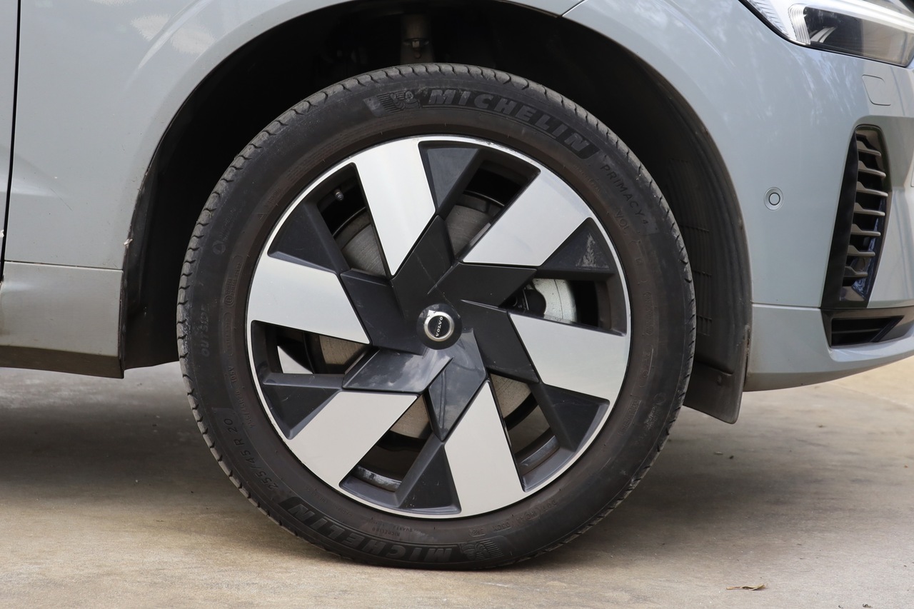 XC60 T6 Hibrido Plug-in Ultra Dark