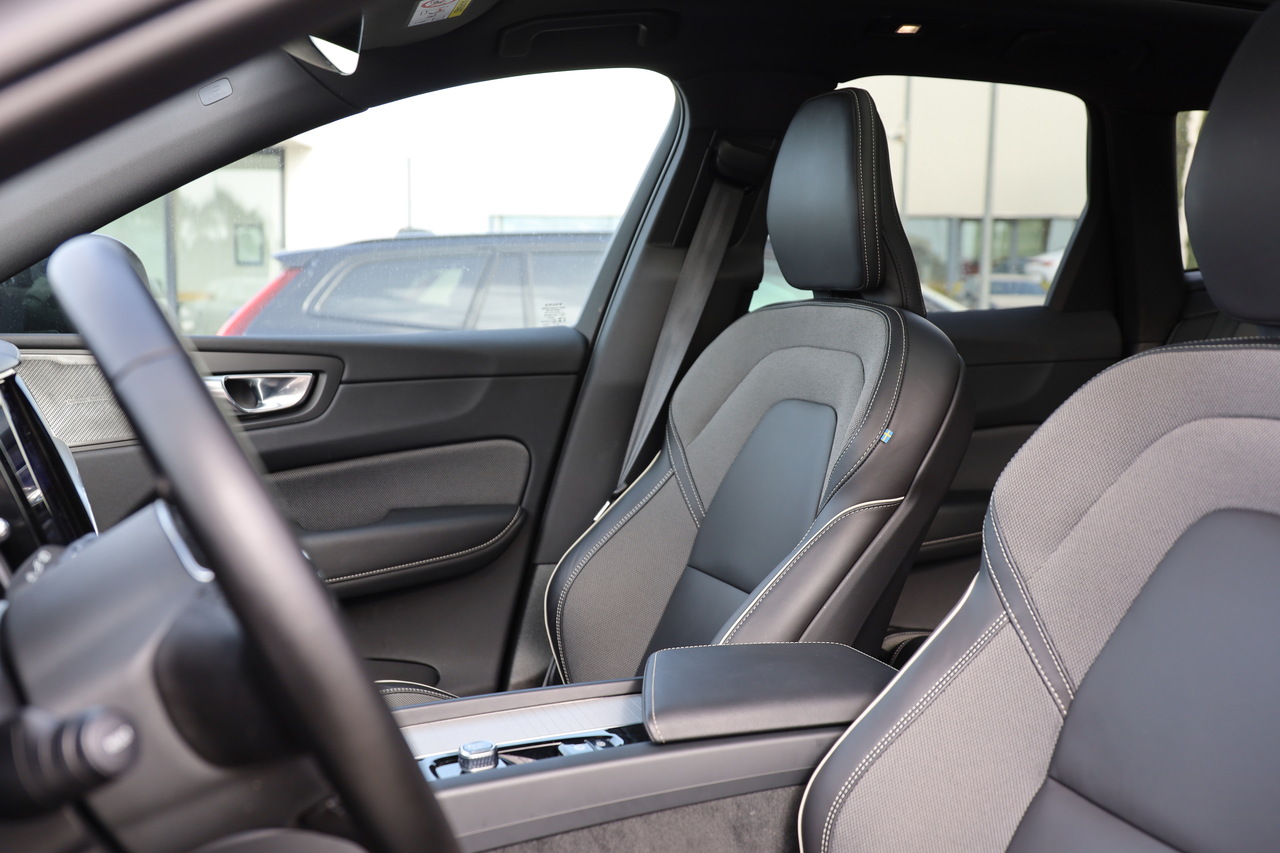 XC60 T6 Hibrido Plug-in Ultra Dark