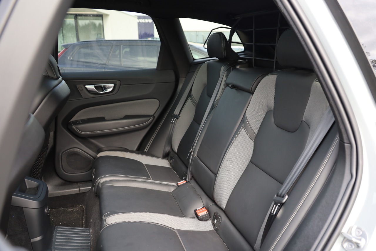 XC60 T6 Hibrido Plug-in Ultra Dark