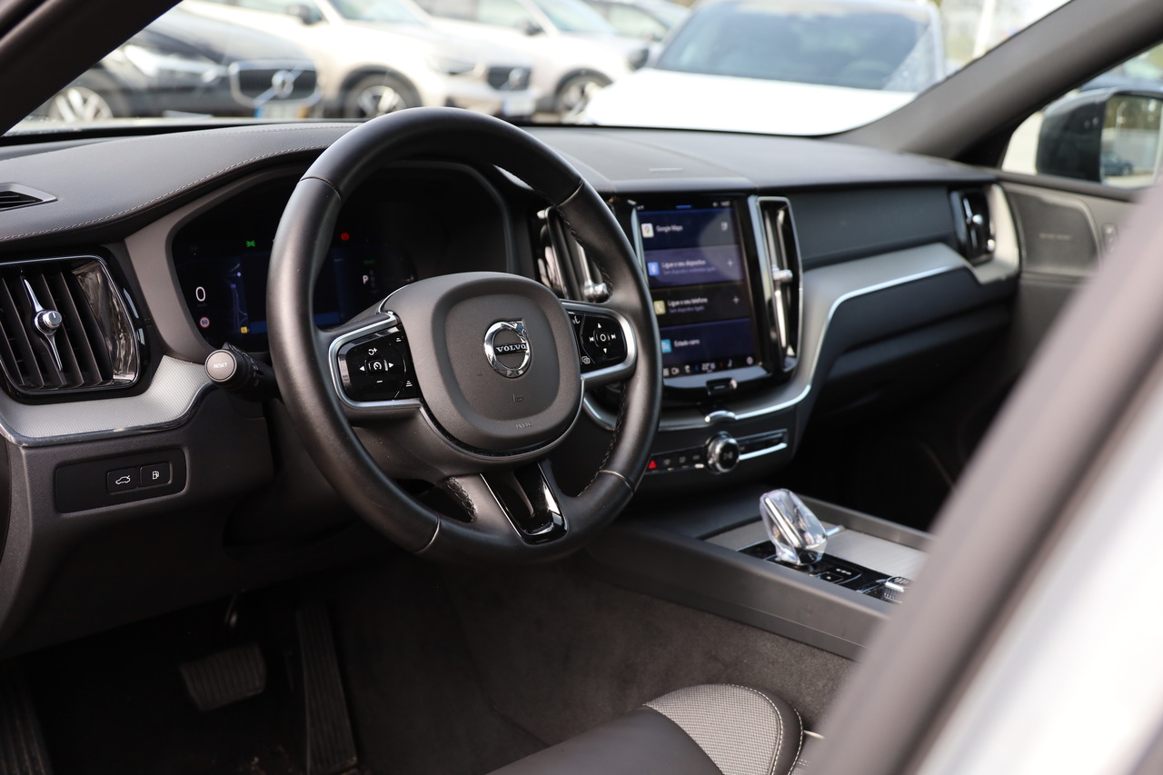 XC60 T6 Hibrido Plug-in Ultra Dark