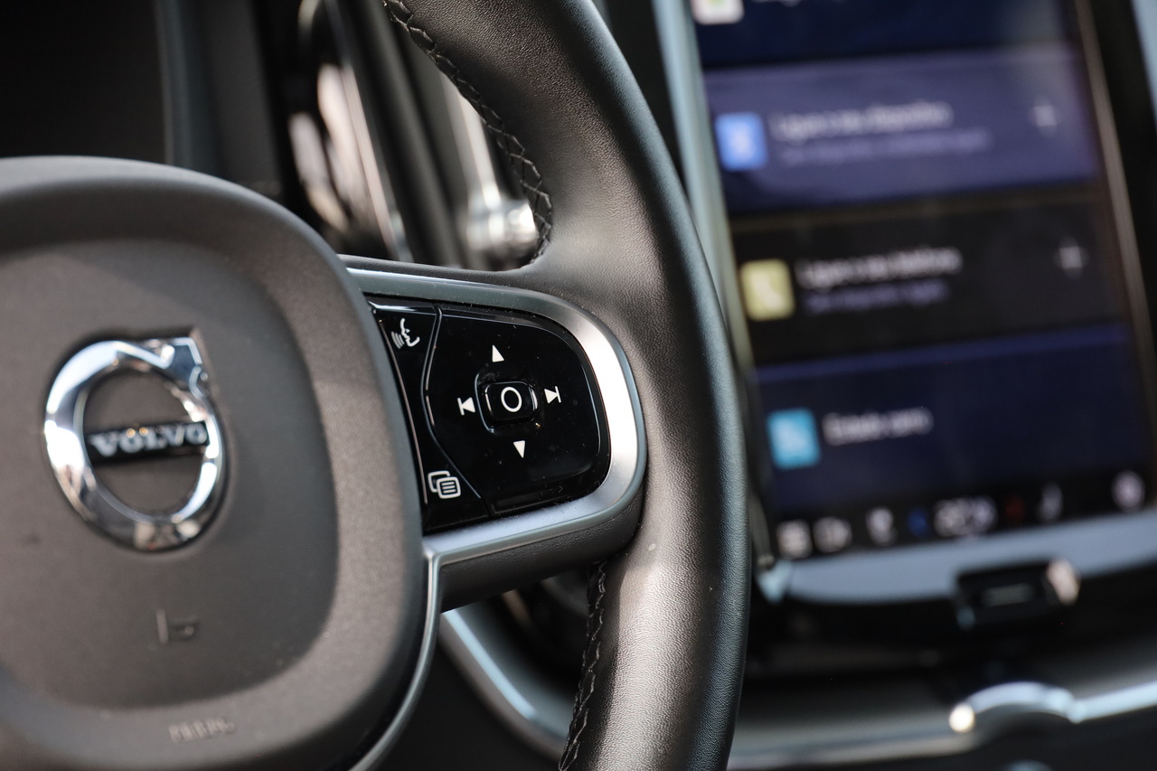 XC60 T6 Hibrido Plug-in Ultra Dark