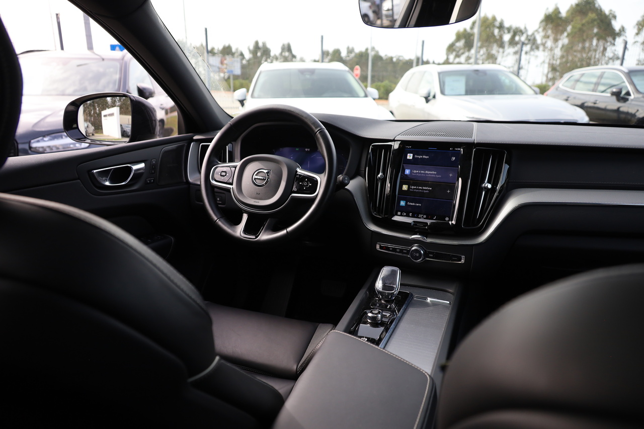 XC60 T6 Hibrido Plug-in Ultra Dark