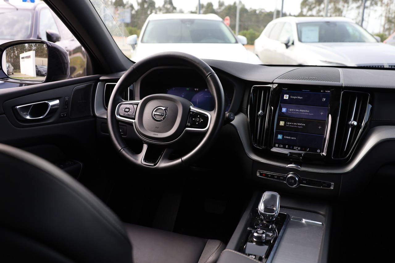 XC60 T6 Hibrido Plug-in Ultra Dark