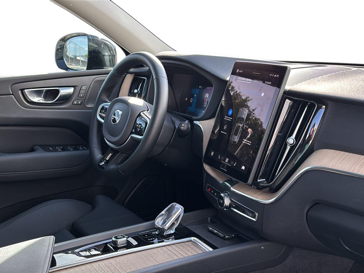 XC60 T6 PHEV Plus Dark