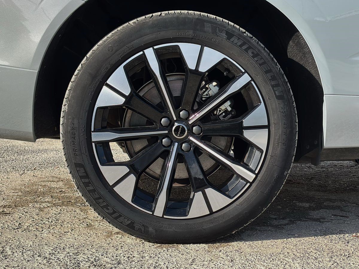 XC60 T6 PHEV Plus Dark
