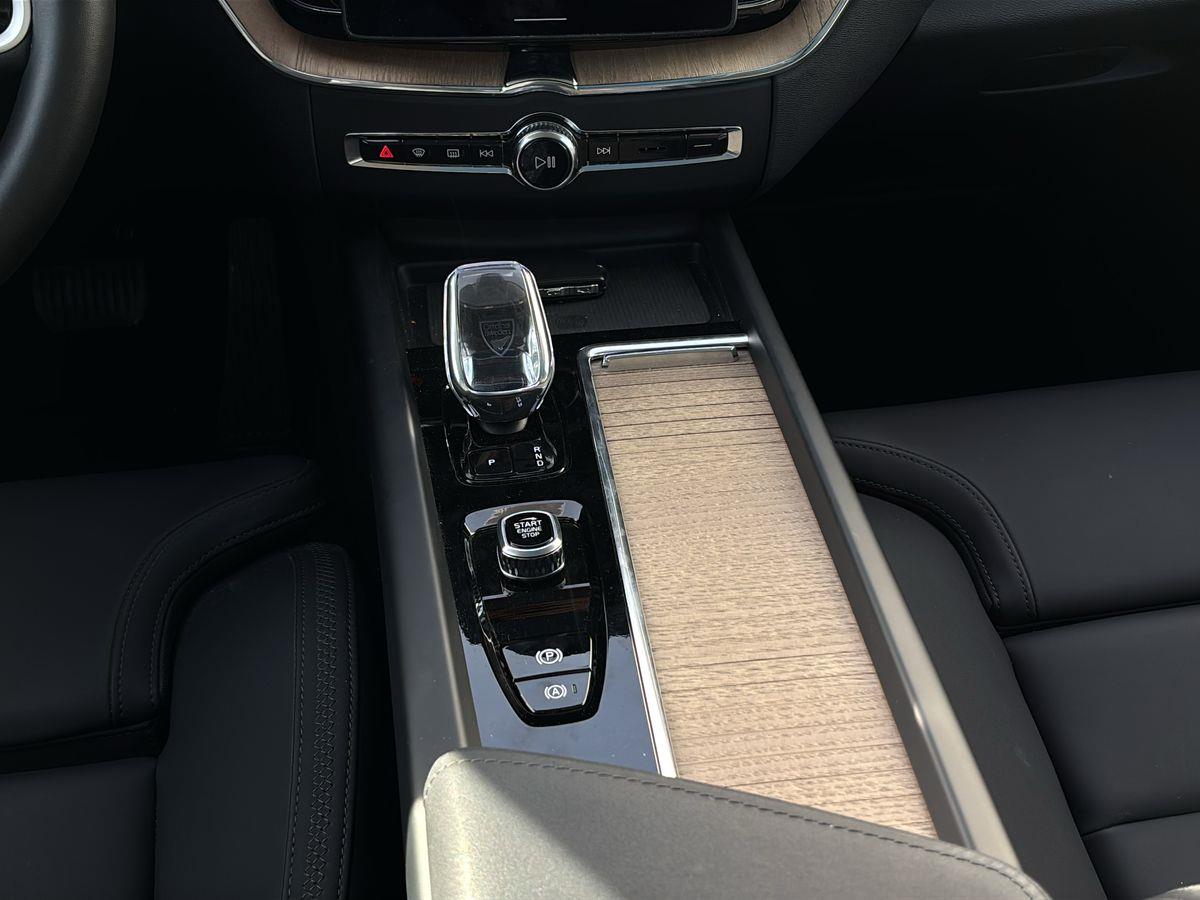 XC60 T6 PHEV Plus Dark