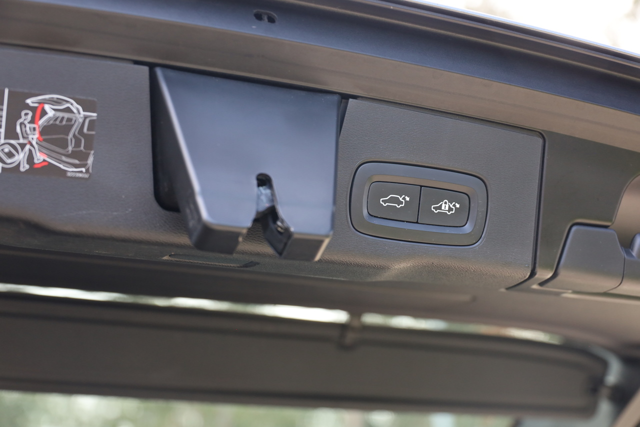 XC60 T8 Hibrido Plug-in Momentum Plus Geart. 8V AWD