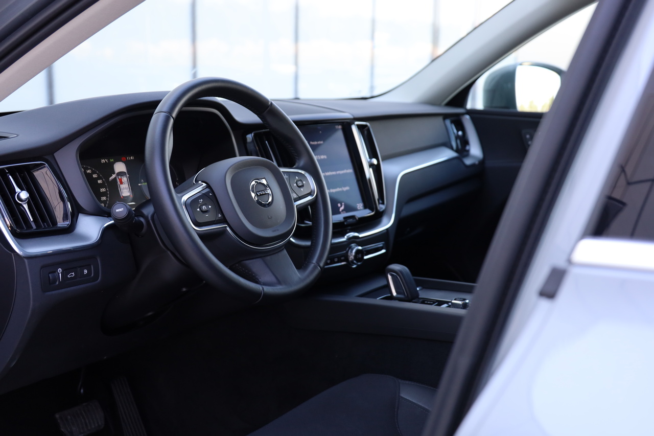 XC60 T8 Hibrido Plug-in Momentum Plus Geart. 8V AWD