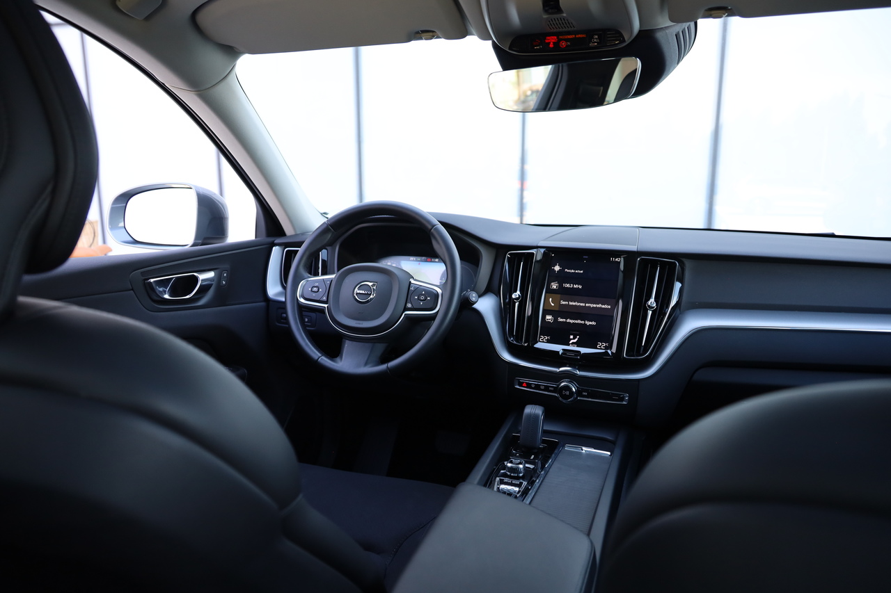 XC60 T8 Hibrido Plug-in Momentum Plus Geart. 8V AWD