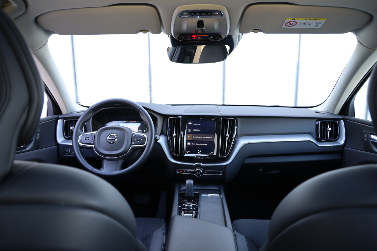 XC60 T8 Hibrido Plug-in Momentum Plus Geart. 8V AWD