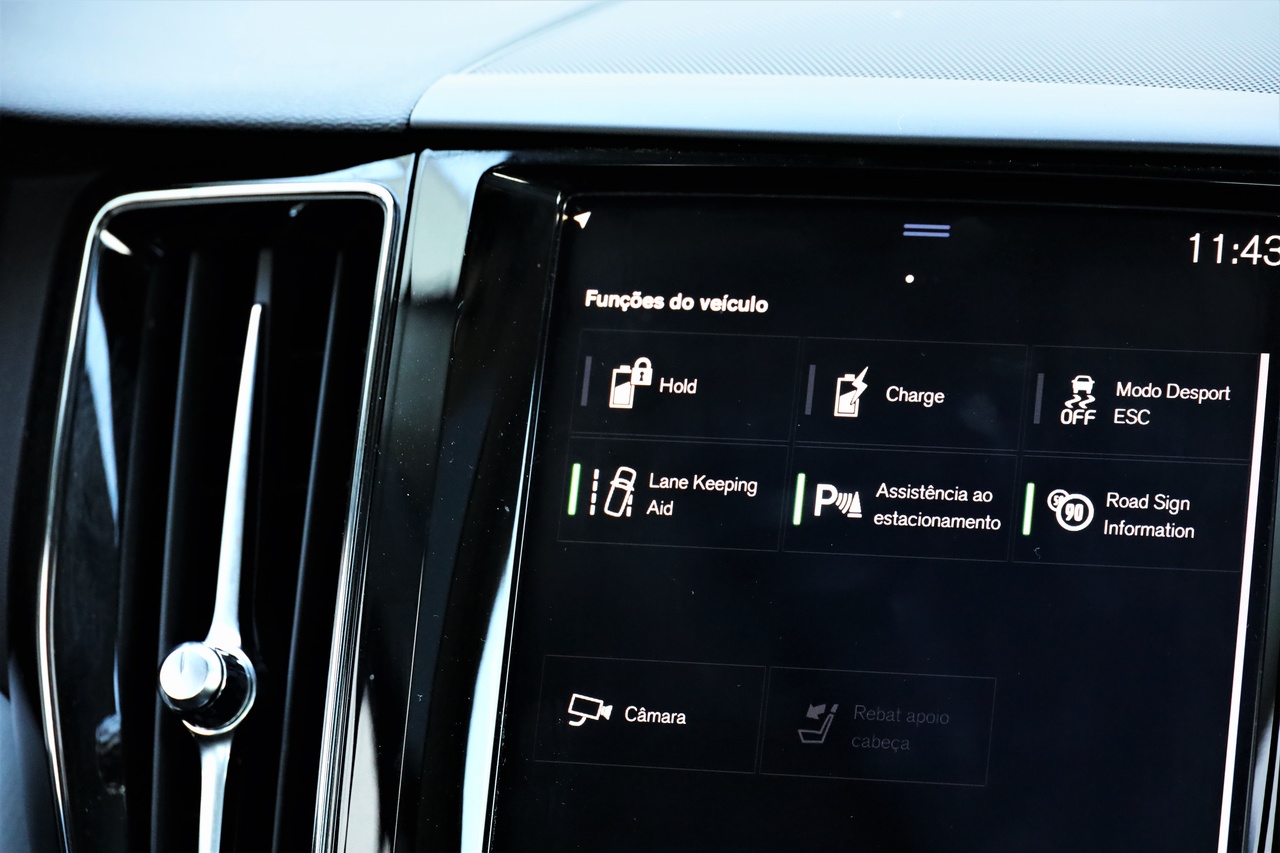 XC60 T8 Hibrido Plug-in Momentum Plus Geart. 8V AWD