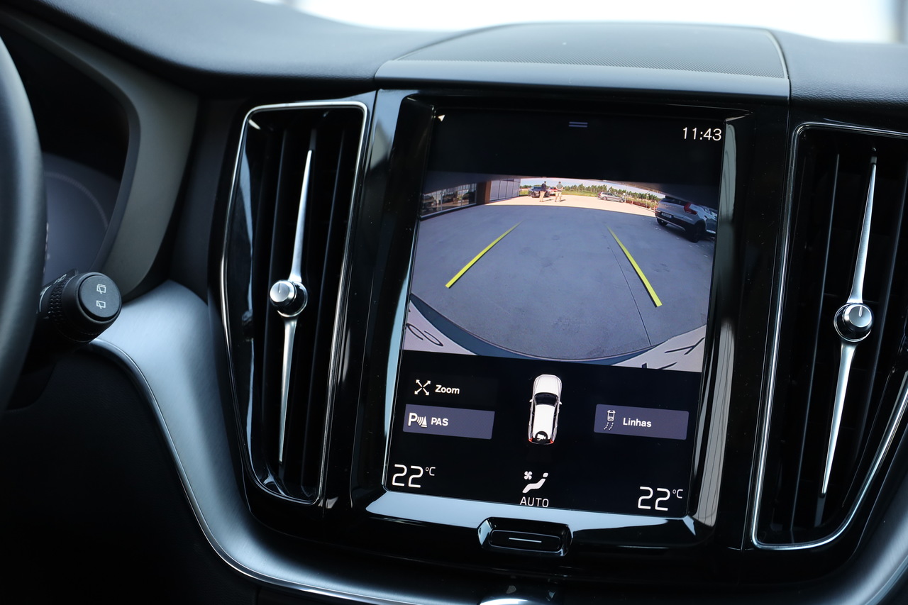 XC60 T8 Hibrido Plug-in Momentum Plus Geart. 8V AWD