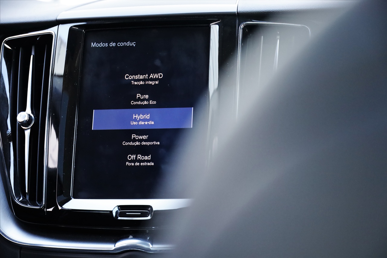 XC60 T8 Hibrido Plug-in Momentum Plus Geart. 8V AWD