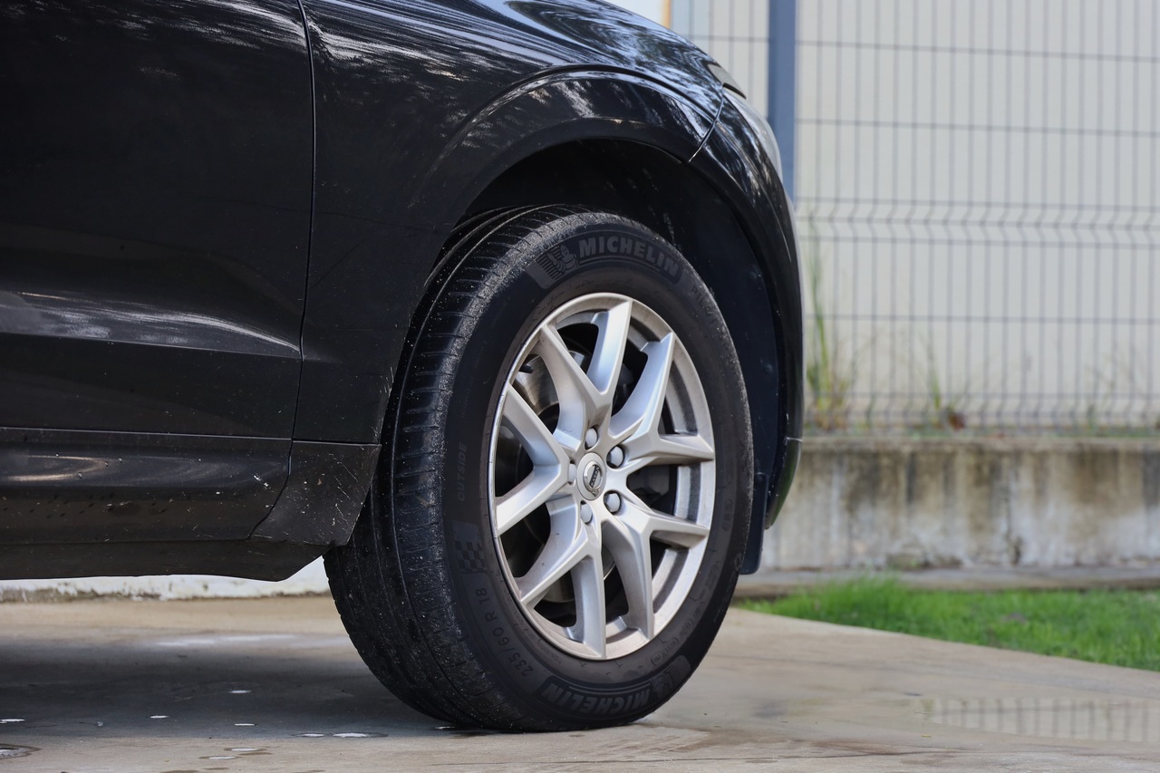 XC60 T8 Hibrido Plug-in Momentum Plus Geart. 8V AWD
