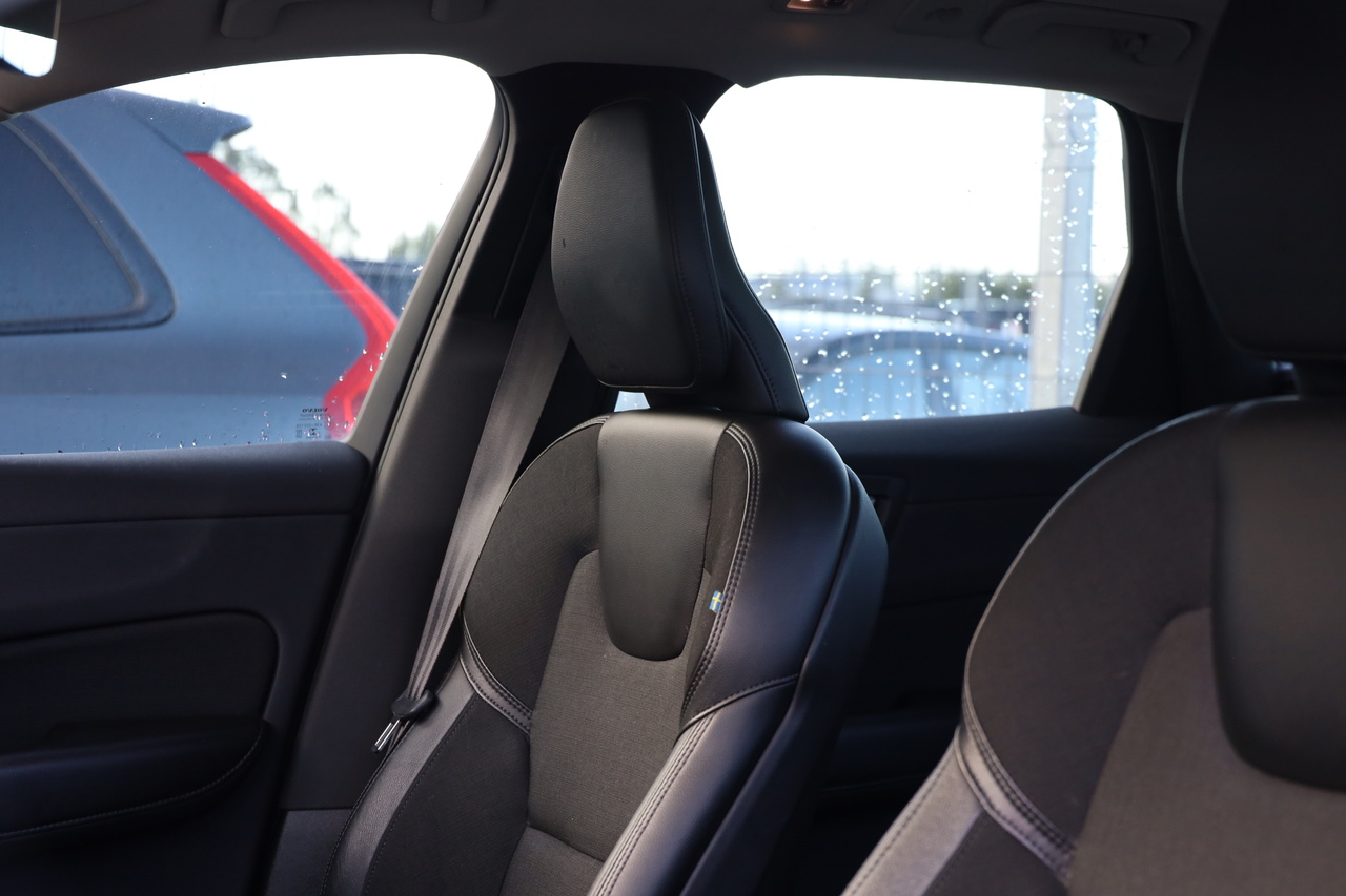 XC60 T8 Hibrido Plug-in Momentum Plus Geart. 8V AWD