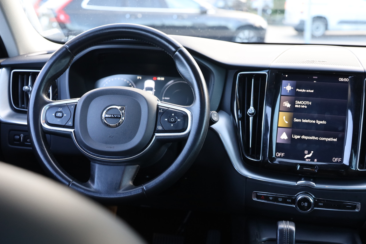 XC60 T8 Hibrido Plug-in Momentum Plus Geart. 8V AWD