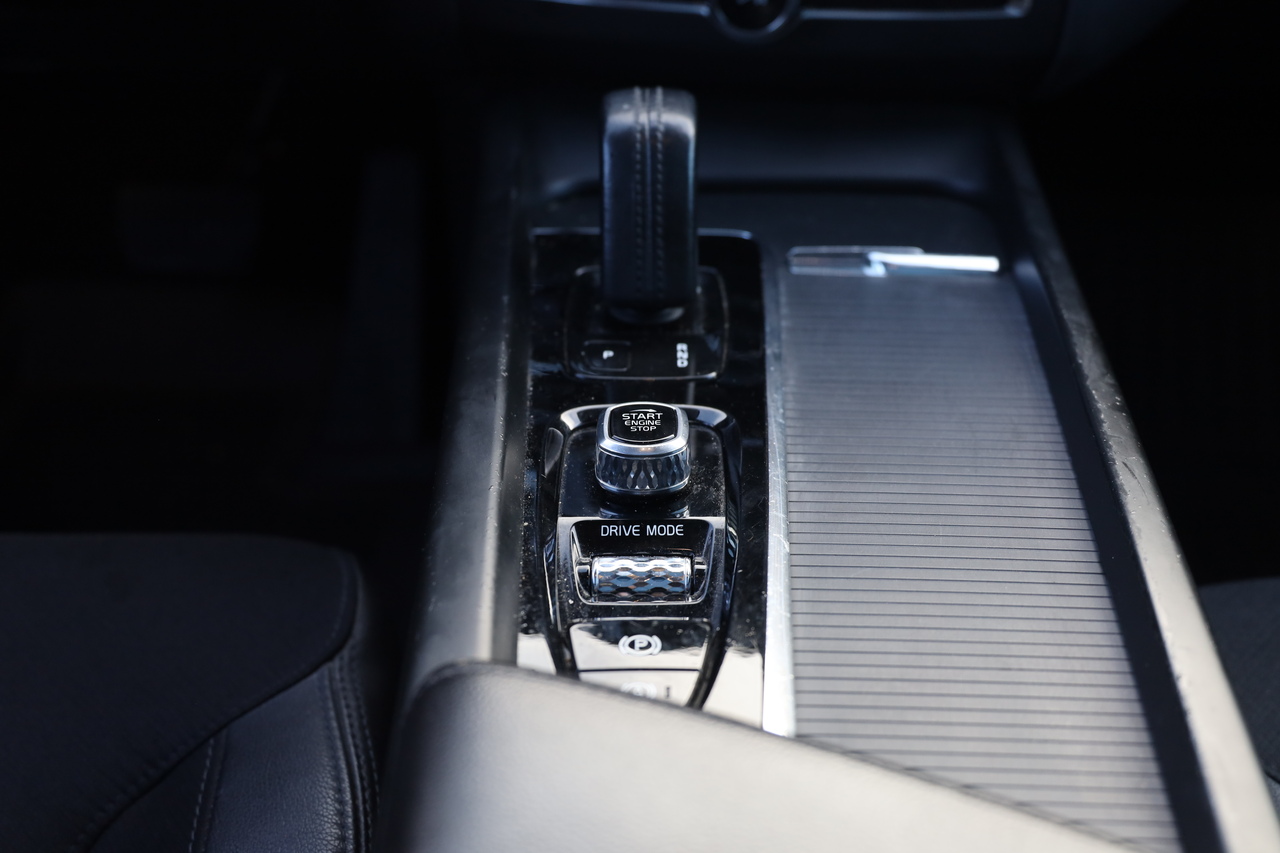 XC60 T8 Hibrido Plug-in Momentum Plus Geart. 8V AWD