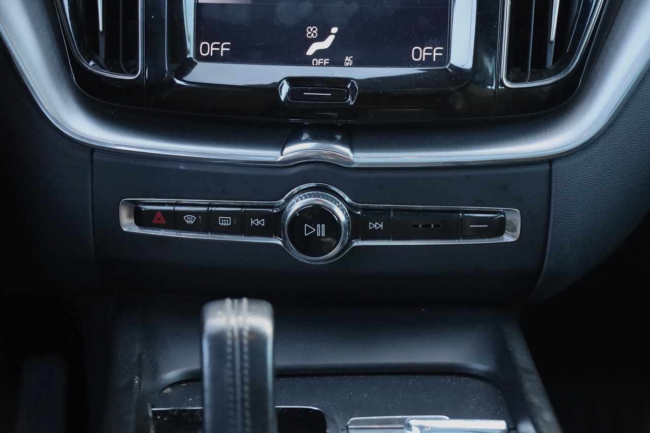 XC60 T8 Hibrido Plug-in Momentum Plus Geart. 8V AWD