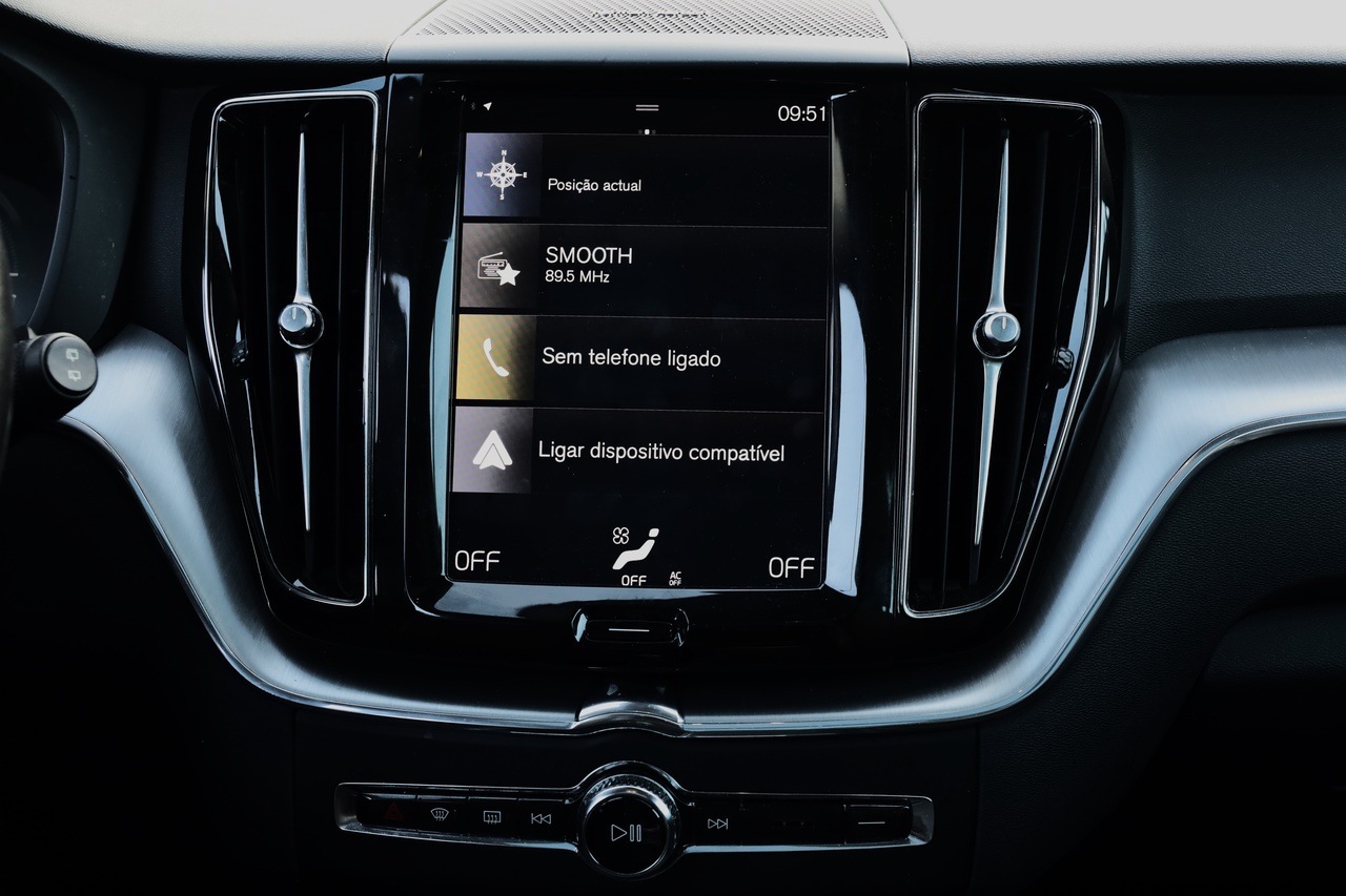 XC60 T8 Hibrido Plug-in Momentum Plus Geart. 8V AWD