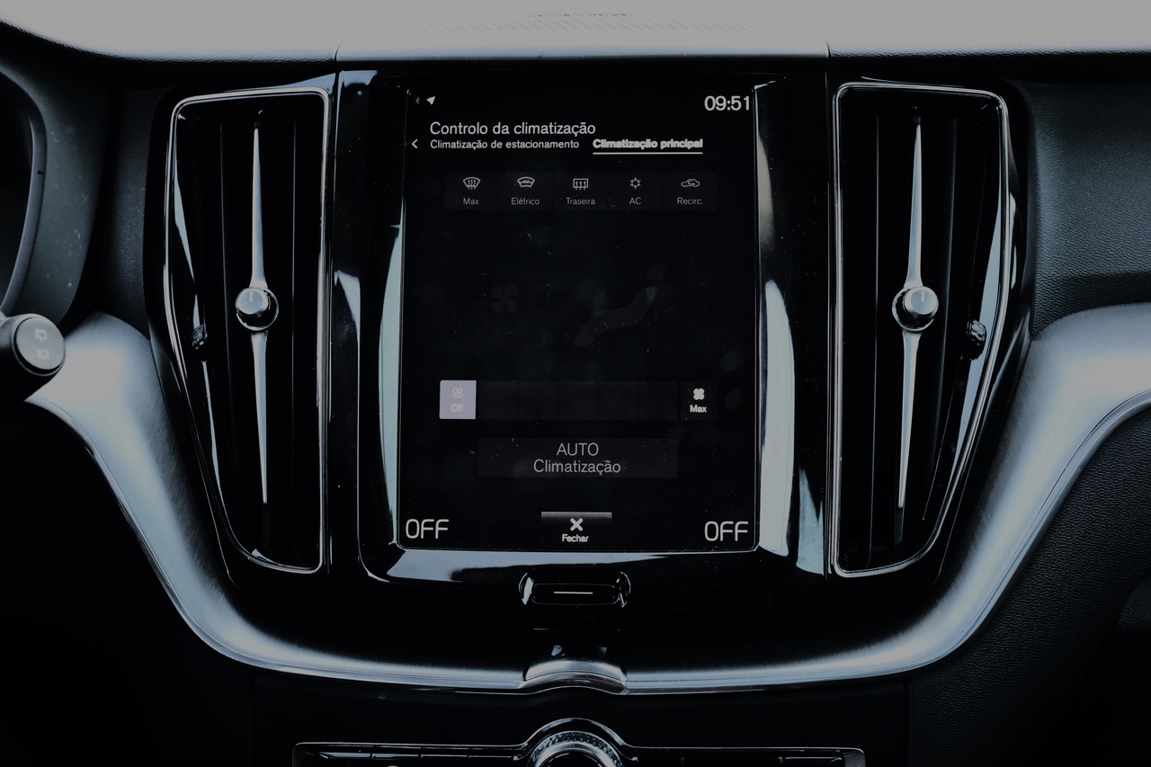 XC60 T8 Hibrido Plug-in Momentum Plus Geart. 8V AWD