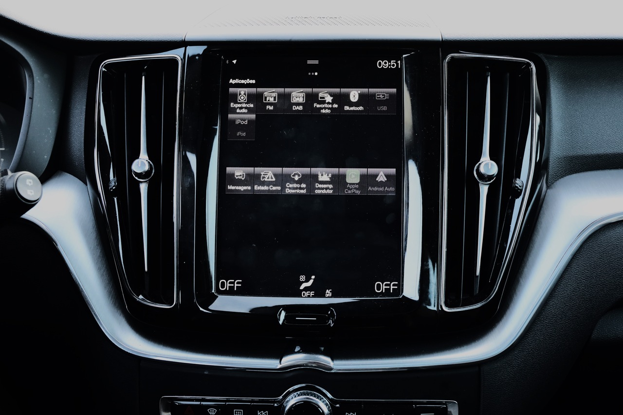 XC60 T8 Hibrido Plug-in Momentum Plus Geart. 8V AWD