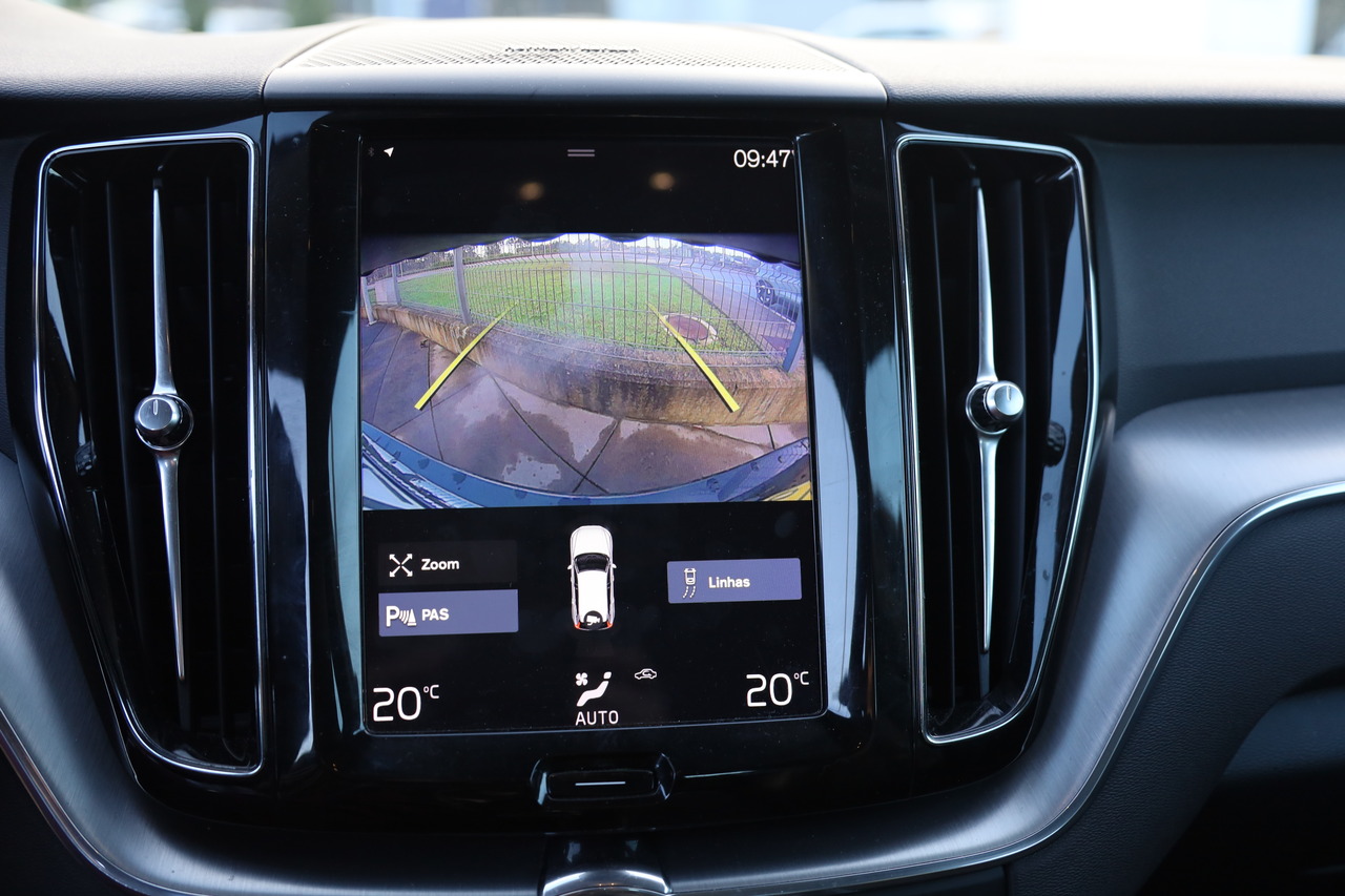 XC60 T8 Hibrido Plug-in Momentum Plus Geart. 8V AWD
