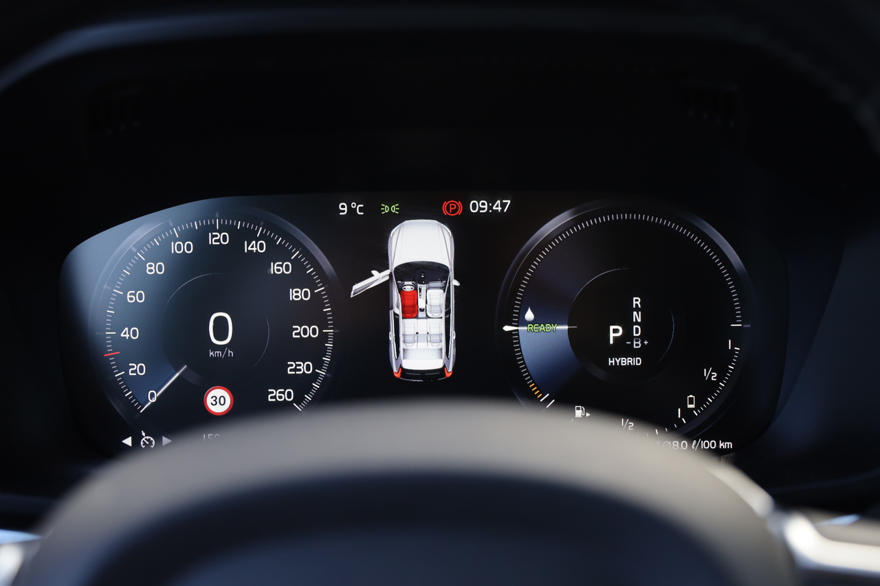 XC60 T8 Hibrido Plug-in Momentum Plus Geart. 8V AWD