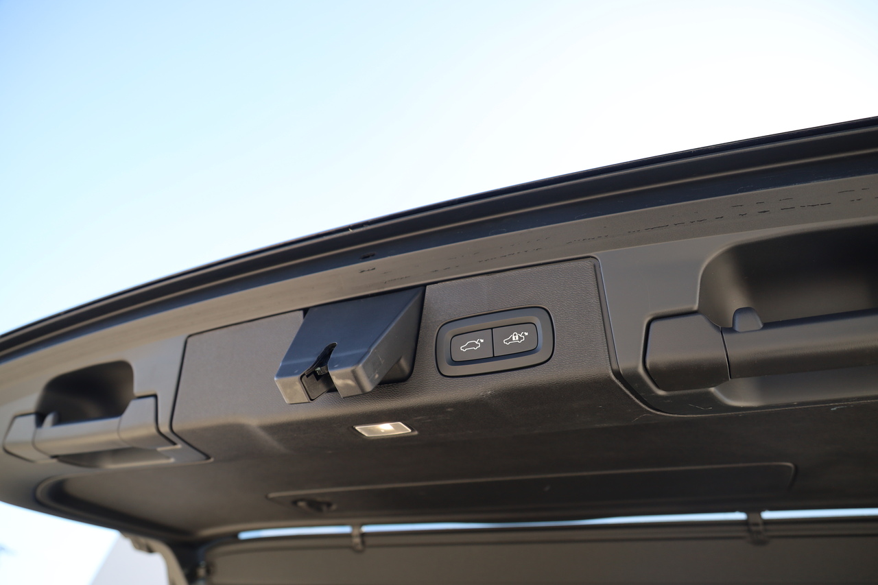 XC60 T8 Híbrido Plug-in Ultra Dark Geart.