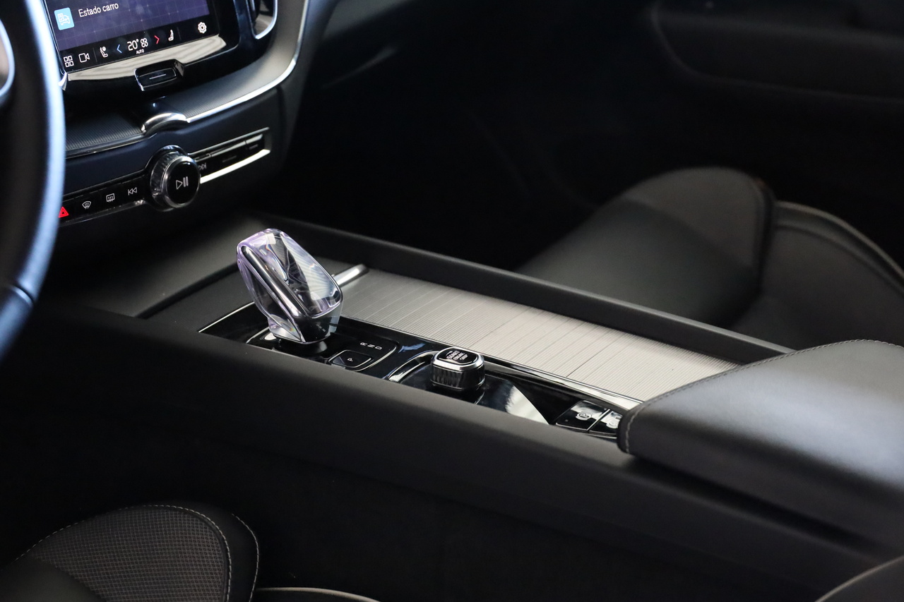 XC60 T8 Híbrido Plug-in Ultra Dark Geart.