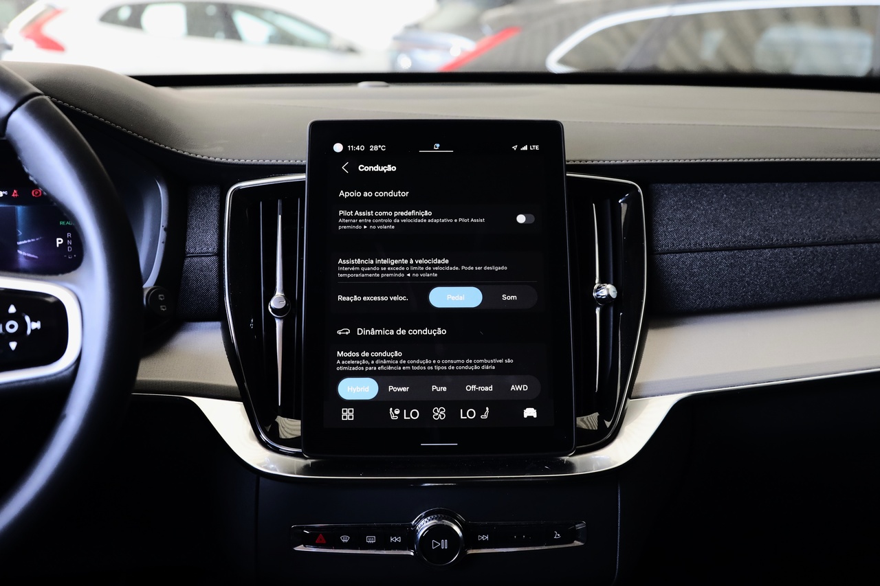 XC90 T8 Hibrido Plug-in Core Bright Geart. AWD