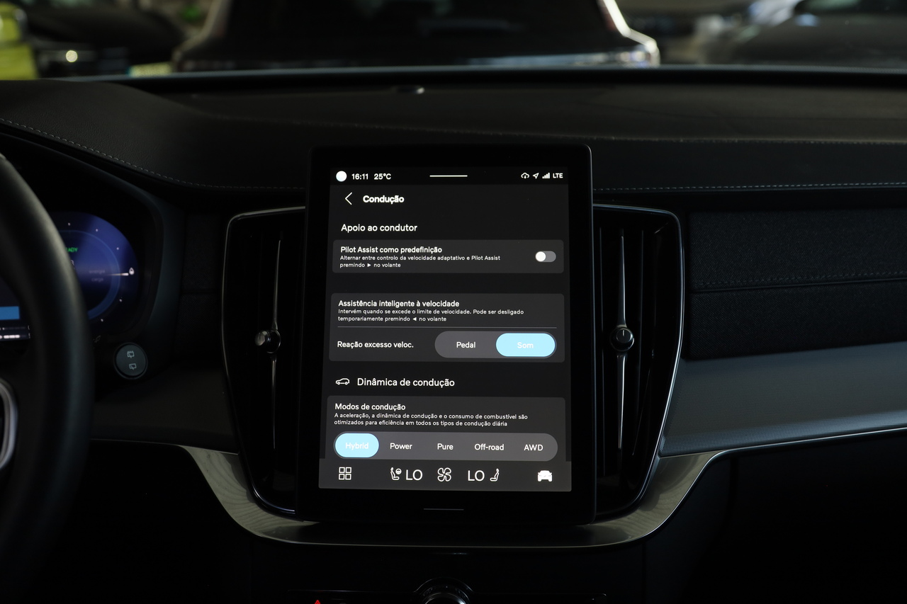XC90 T8 Hibrido Plug-in Core Bright Geart. AWD
