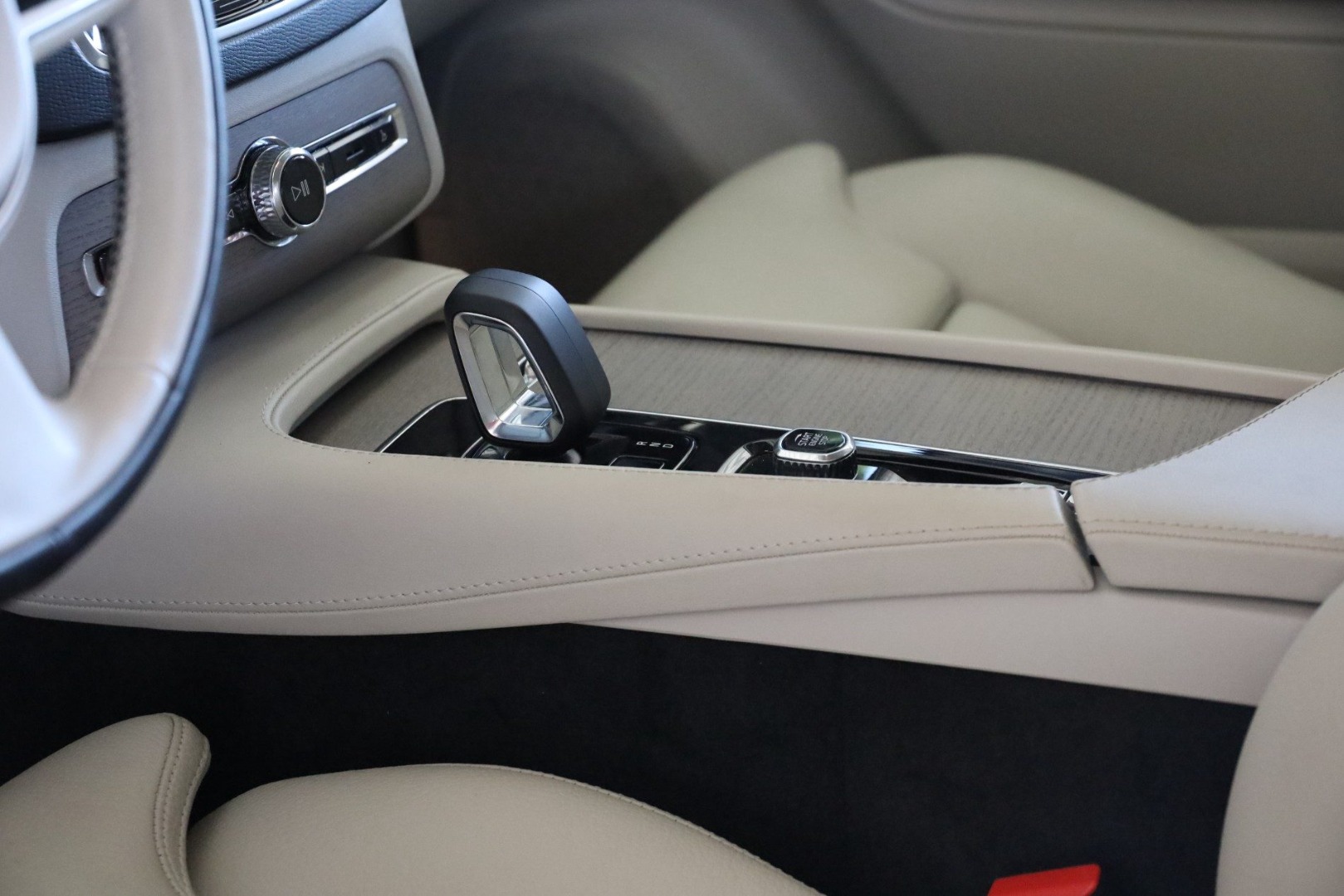 XC90 T8 Hibrido Plug-in Core Bright Geart.
