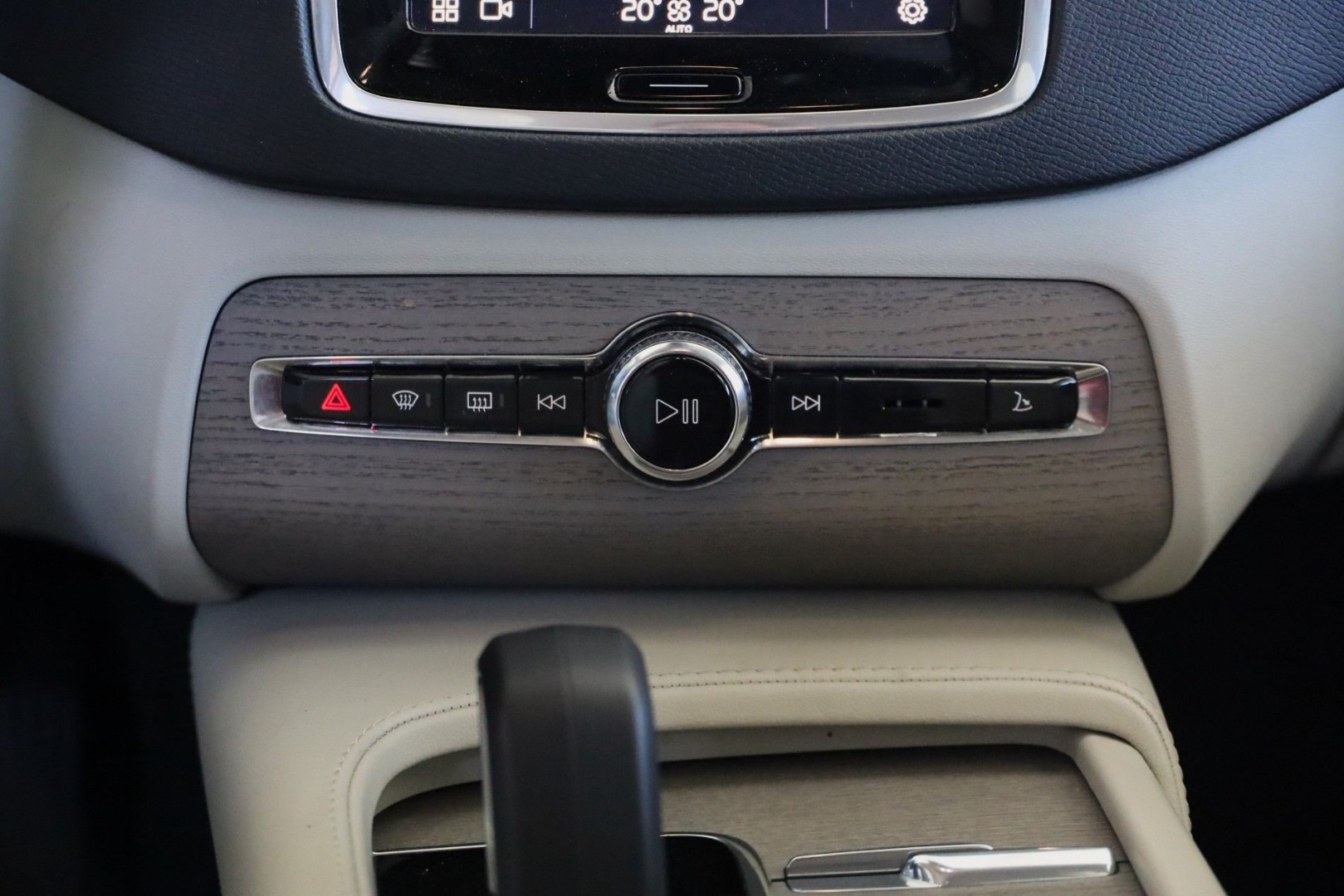 XC90 T8 Hibrido Plug-in Core Bright Geart.