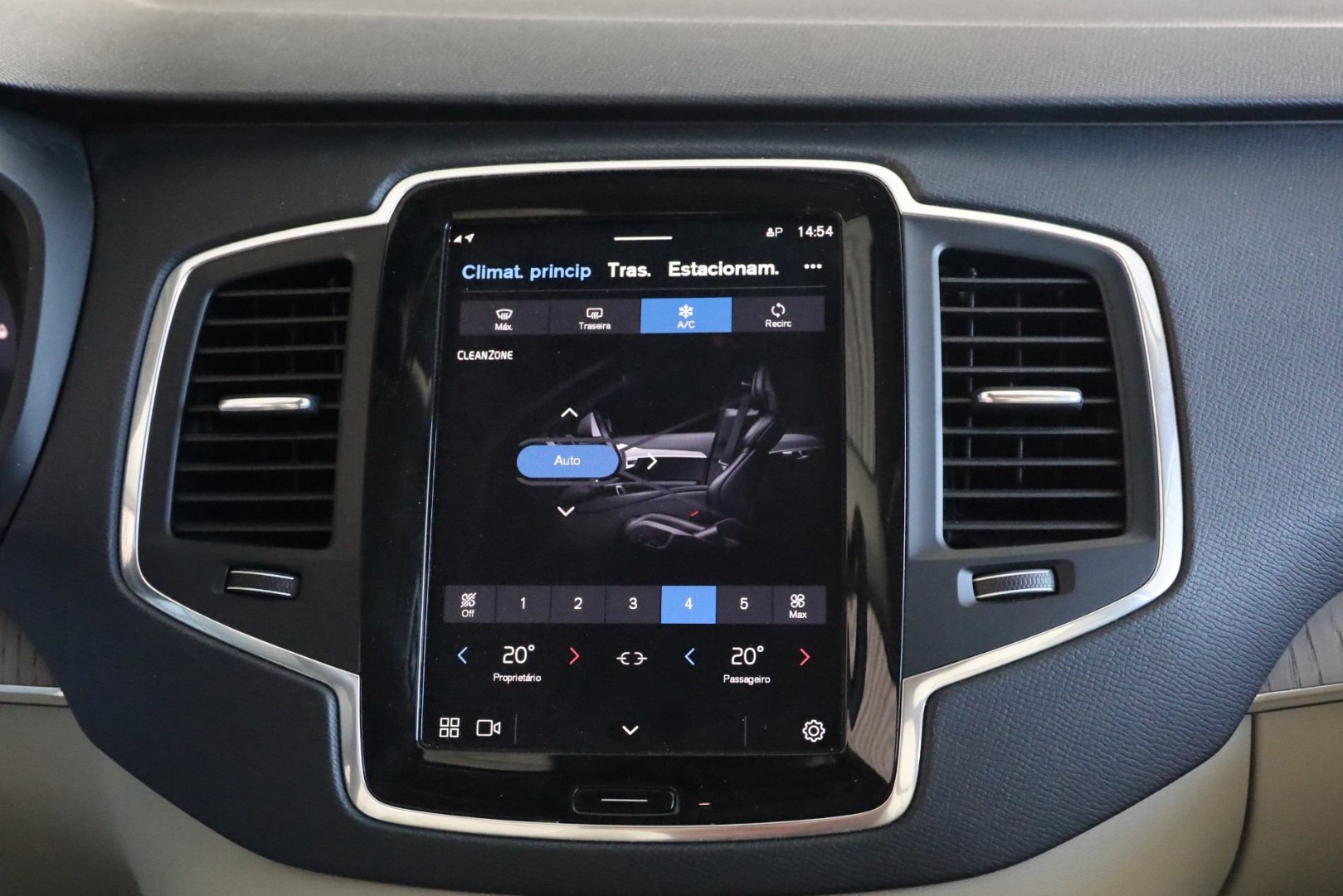 XC90 T8 Hibrido Plug-in Core Bright Geart.
