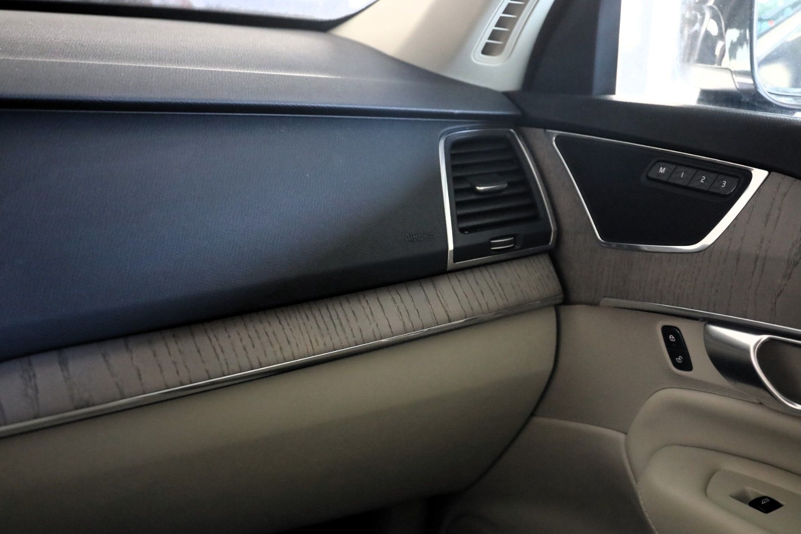 XC90 T8 Hibrido Plug-in Core Bright Geart.