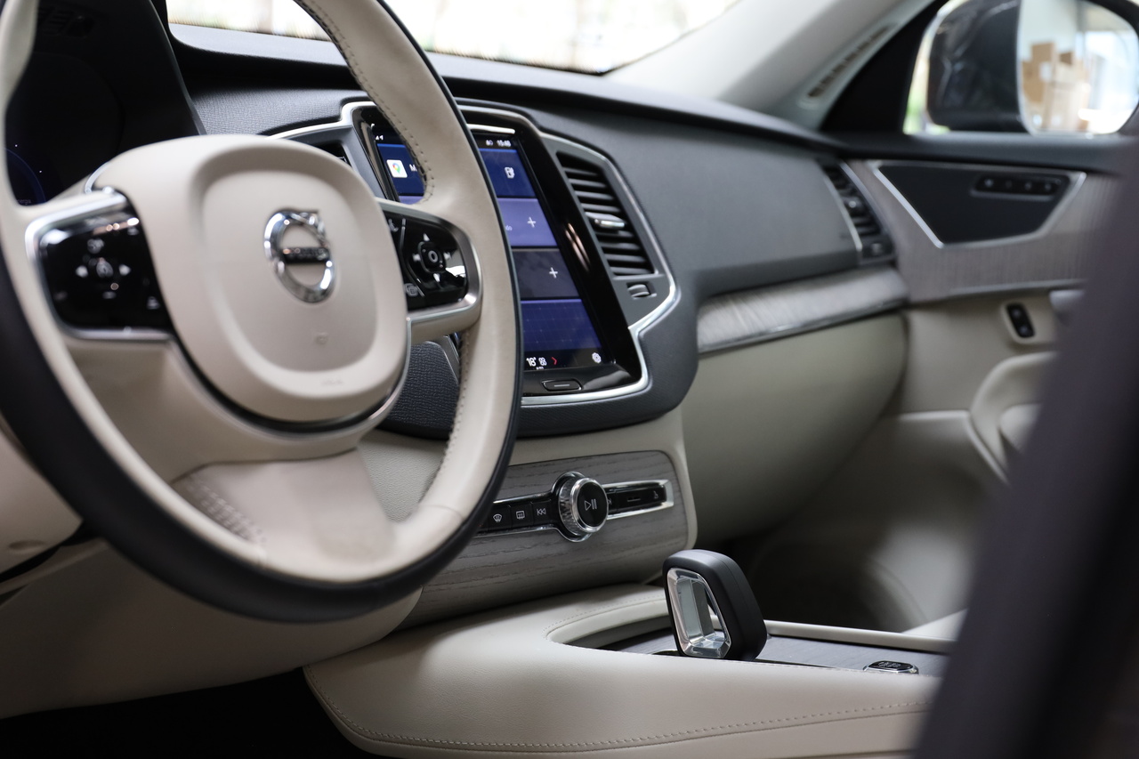 XC90 T8 Hibrido Plug-in Core Bright