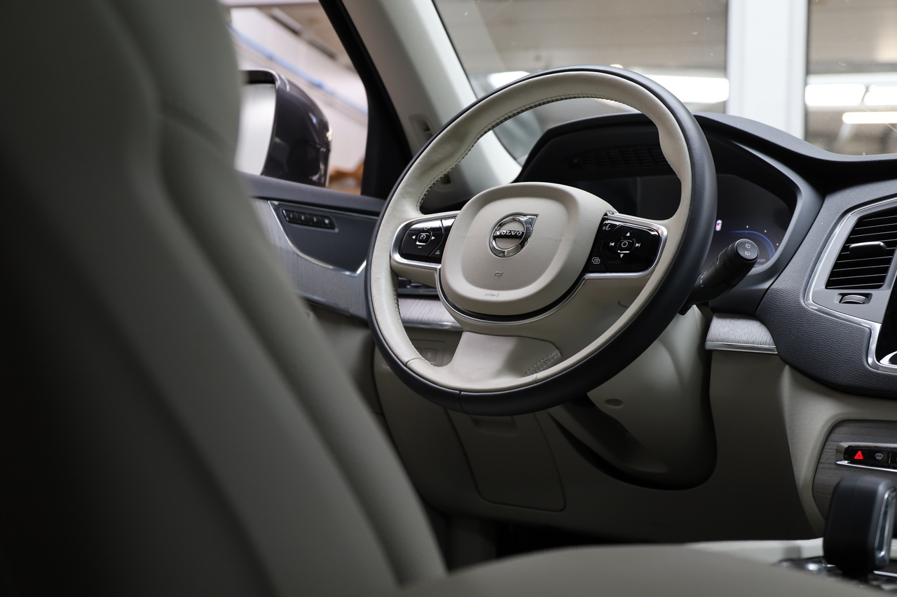 XC90 T8 Hibrido Plug-in Core Bright