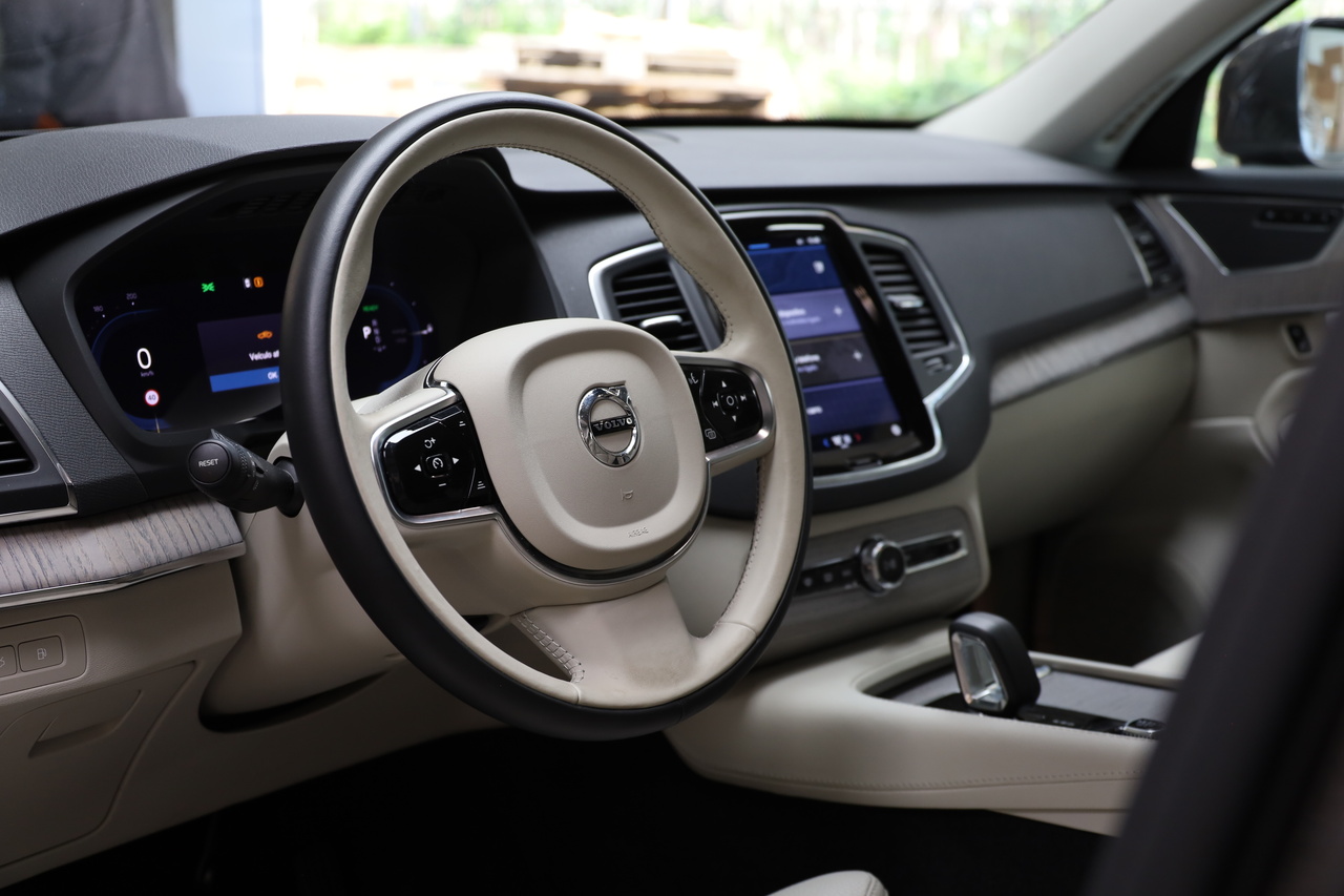 XC90 T8 Hibrido Plug-in Core Bright