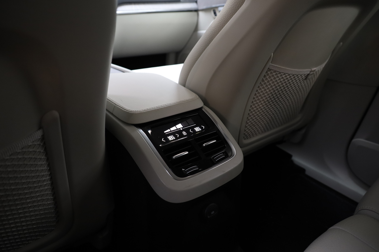 XC90 T8 Hibrido Plug-in Core Bright