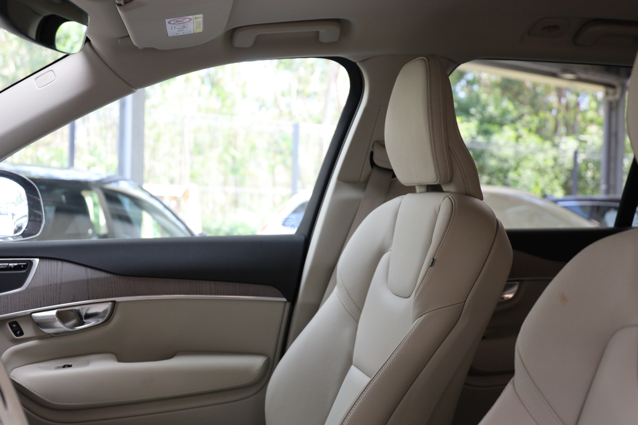 XC90 T8 Hibrido Plug-in Core Bright