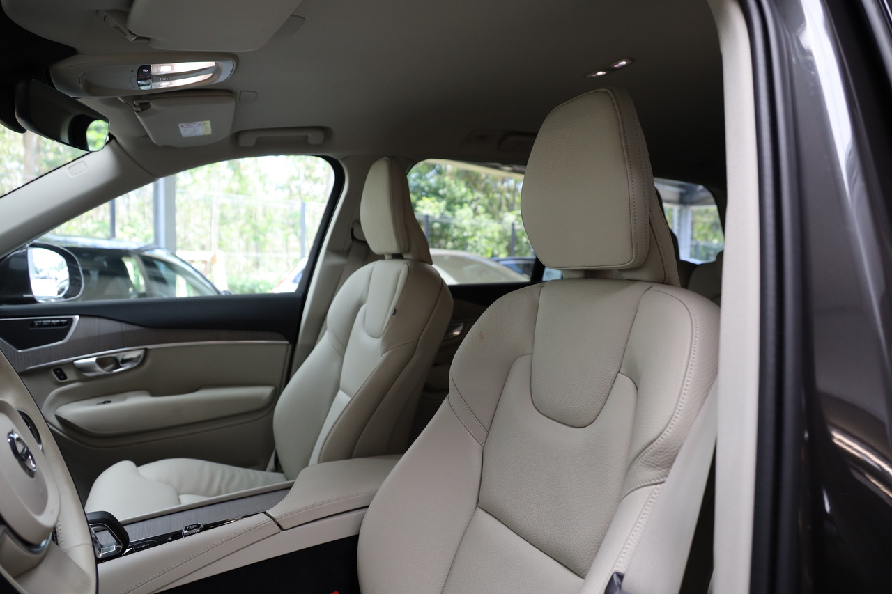 XC90 T8 Hibrido Plug-in Core Bright