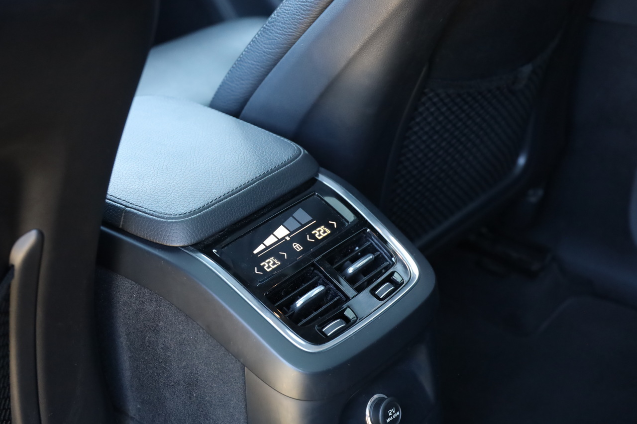 XC90 T8 Hibrido Plug-in Momentum Plus Geart. AWD