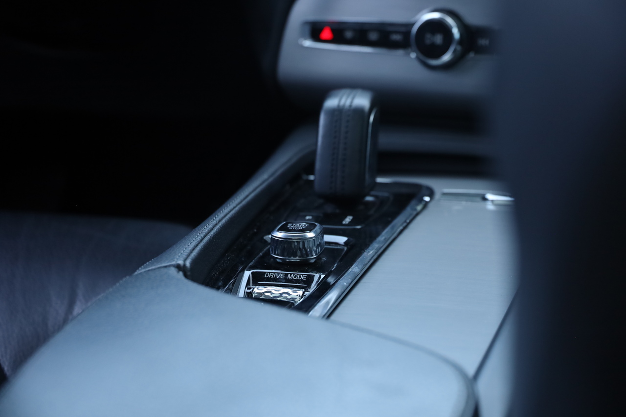 XC90 T8 Hibrido Plug-in Momentum Plus Geart. AWD